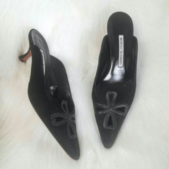 SOLD. MANOLO BLAHNIK Black Suede Pointed Toe Mules - Picture 2 of 8